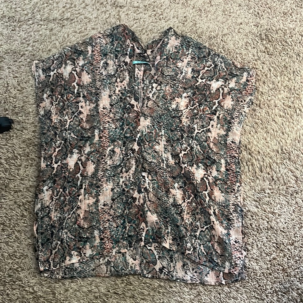 Karlie snake print v neck top size medium